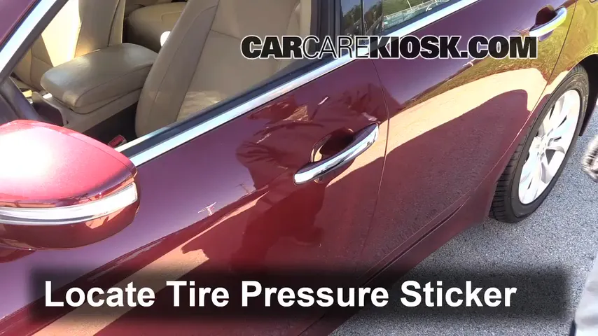 2013 Hyundai Genesis 3.8 3.8L V6 Tires & Wheels Check Tire Pressure